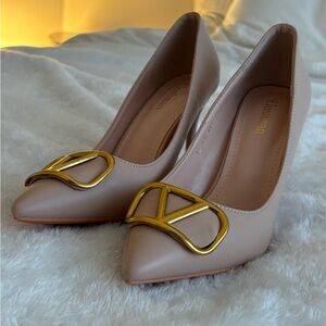 OSMAN Beige Heels with Gold Detail